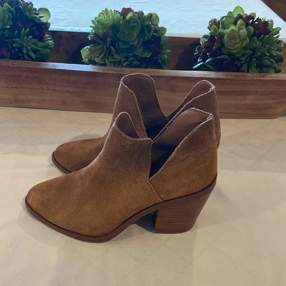 Steve Madden Aker Booties suede leather boot boots women’s 7.5 EUC - Picture 3 of 8